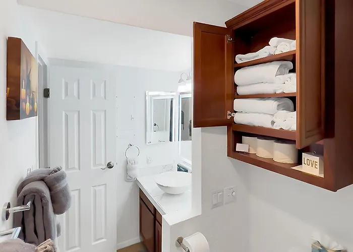 Apartment Cozy & Peaceful With Pool, Walk To Restaurants, Shops & Hiking Nearby Sedona